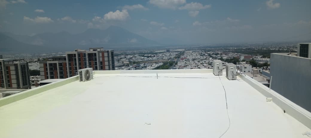 Trabajo de impermeabilización de Q-MÁS Roofing