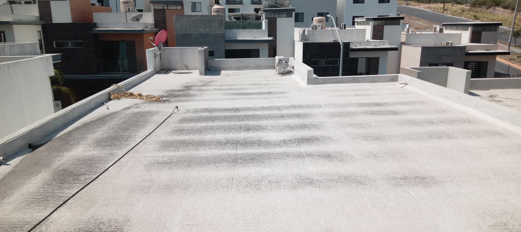 Trabajo de impermeabilización de Q-MÁS Roofing