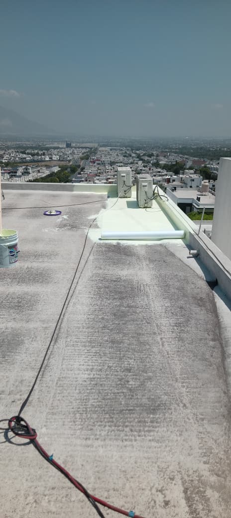 Trabajo de impermeabilización de Q-MÁS Roofing